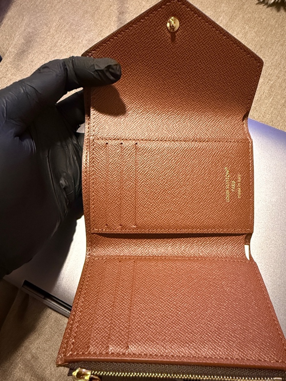 🤎Louis Vuitton Monogram Victorine Wallet🤎 - Picture 6 of 17